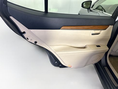 Used 2013 Lexus ES 300h w/ Premium Pkg FWD image 26