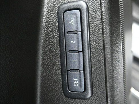 Used 2017 GMC Yukon XL SLT image 25