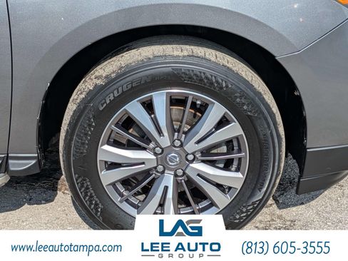 Used 2019 Nissan Pathfinder SV AWD/4WD image 10