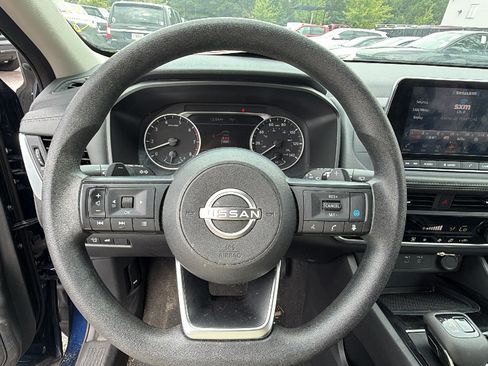 Used 2024 Nissan Rogue SV AWD/4WD image 25