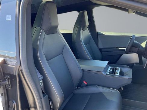 Used 2025 Tesla Cybertruck AWD Crew Cab image 7