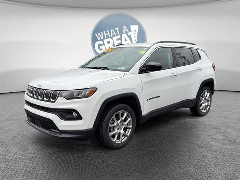 Certified 2022 Jeep Compass Latitude image 4