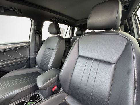 Used 2024 Volkswagen Tiguan SE R-Line image 25