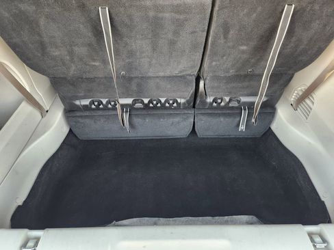 Used 2023 Chrysler Voyager LX image 33