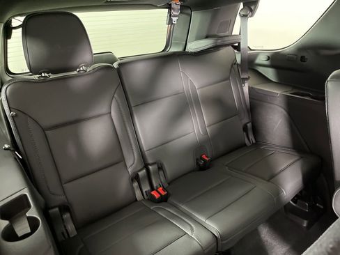 Used 2021 GMC Yukon Denali w/ Denali Premium Package image 10