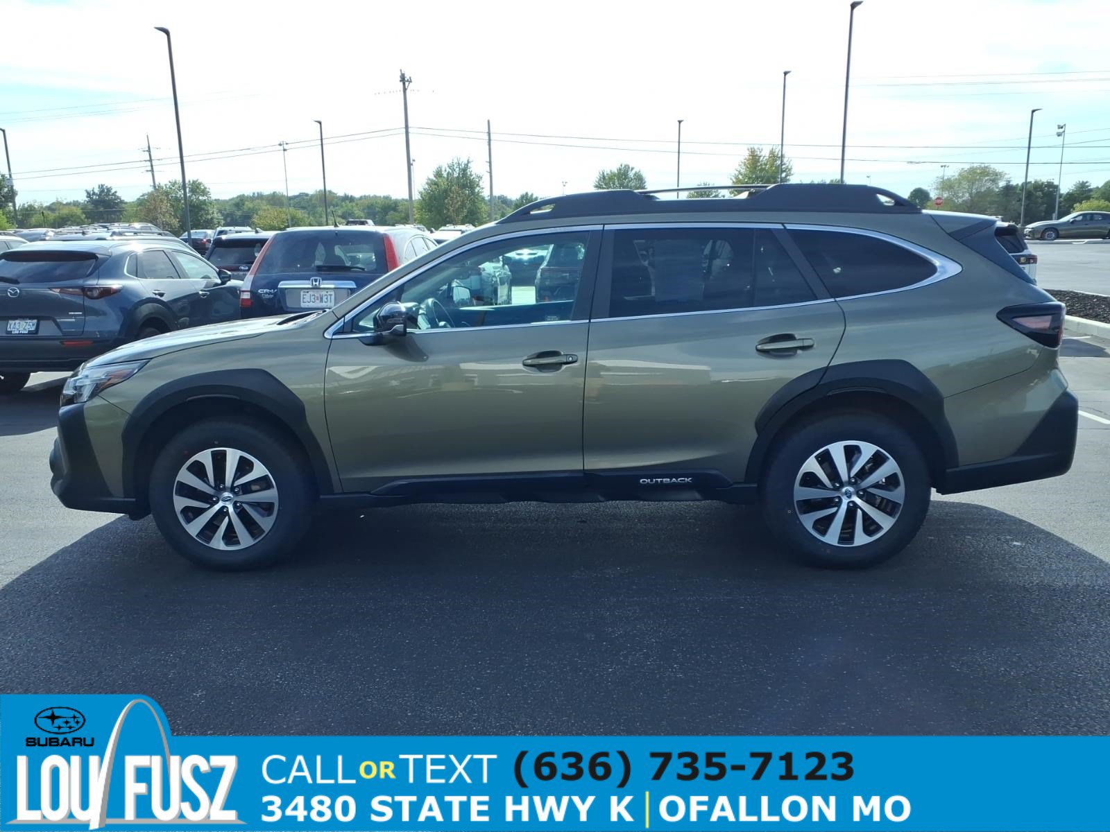 Used 2025 Subaru Outback Premium AWD/4WD image 4