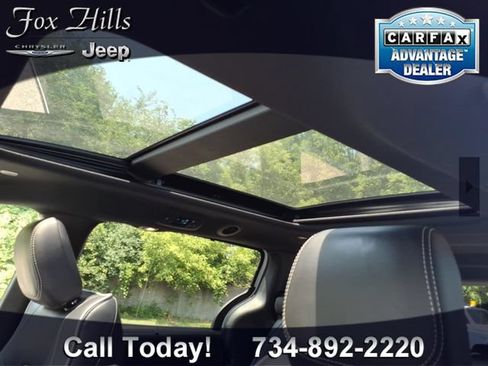 Certified 2026 Chrysler Pacifica Limited FWD image 17
