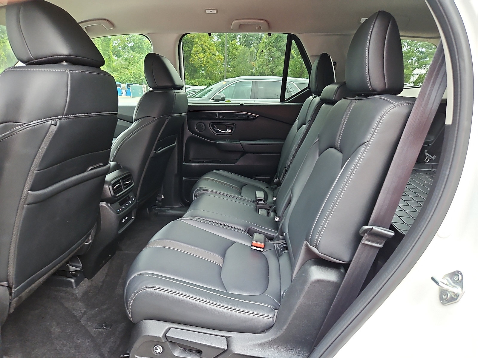 Used 2023 Honda Pilot EX-L image 12