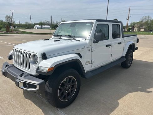 Used 2020 Jeep Gladiator Overland AWD/4WD image 1