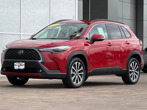 Certified 2023 Toyota Corolla Cross XLE image 10