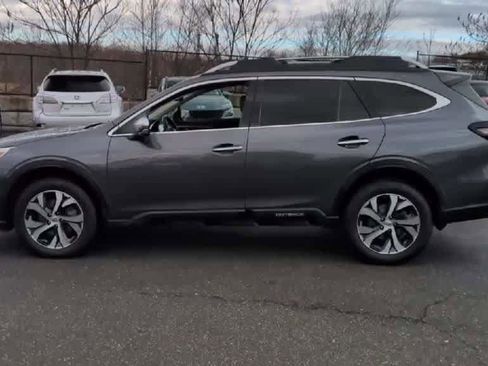 Used 2022 Subaru Outback Touring XT AWD/4WD image 5