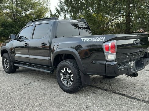 Used 2021 Toyota Tacoma TRD Off-Road w/ TRD Premium Off Road Package image 8