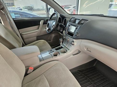 Used 2013 Toyota Highlander Plus FWD image 14