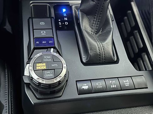 Certified 2025 Toyota Tacoma TRD Off-Road w/ TRD Off Road Premium Package AWD/4WD image 19