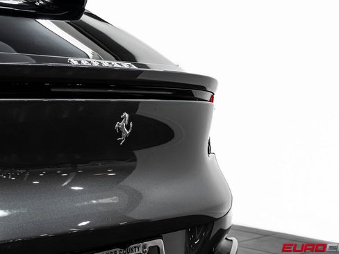 Used 2025 Ferrari Purosangue AWD/4WD image 25