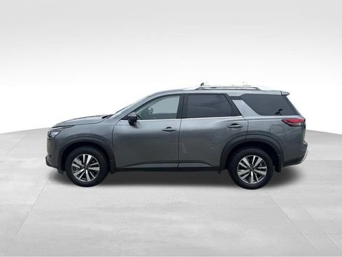 Used 2025 Nissan Pathfinder SL AWD/4WD image 6