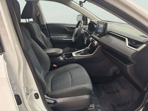 Used 2021 Toyota RAV4 LE FWD image 20