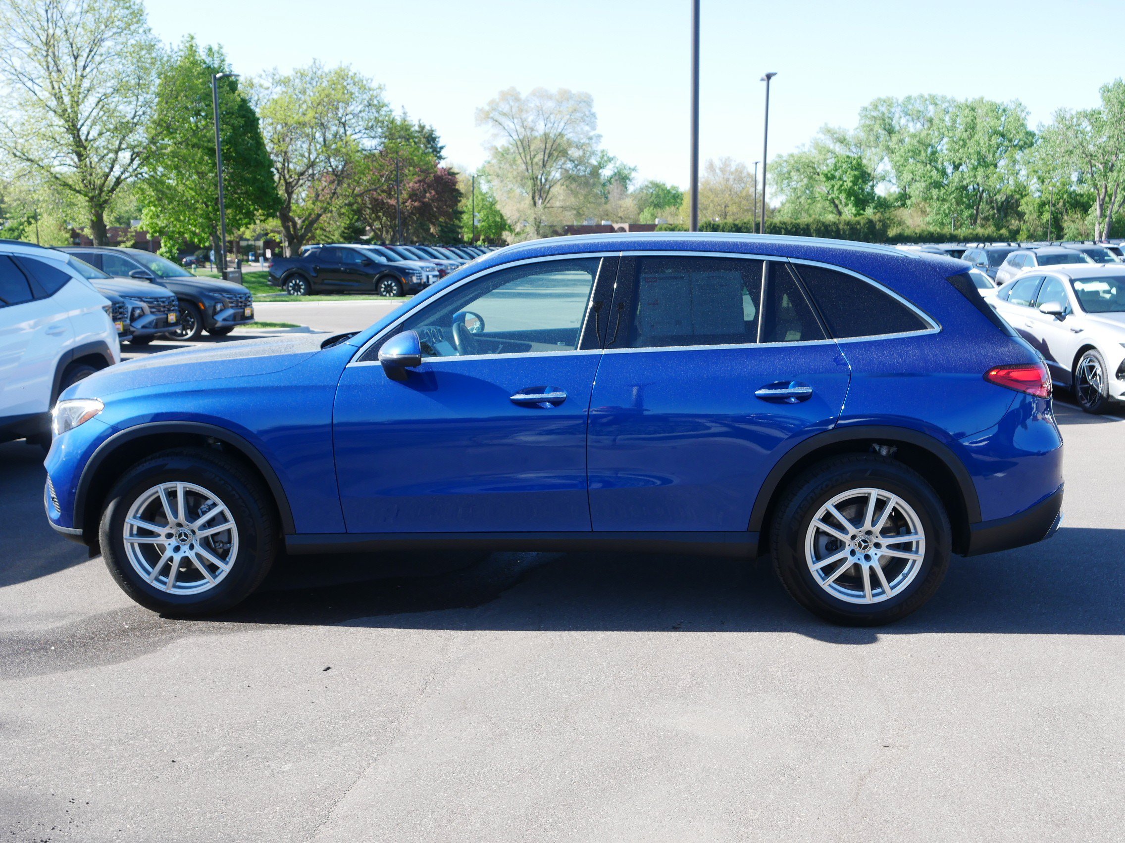 Used 2023 Mercedes-Benz GLC 300 4MATIC image 4