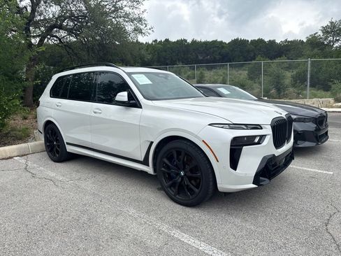 Certified 2025 BMW X7 xDrive40i w/ M Sport Package AWD/4WD image 2