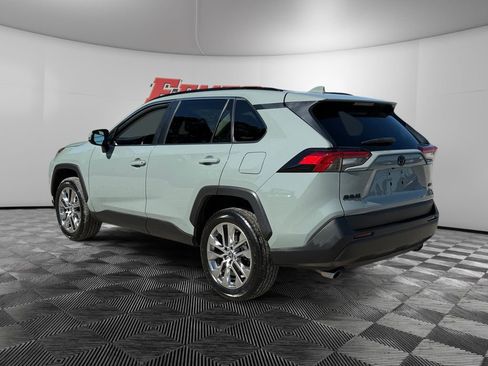 Used 2021 Toyota RAV4 XLE Premium FWD image 3