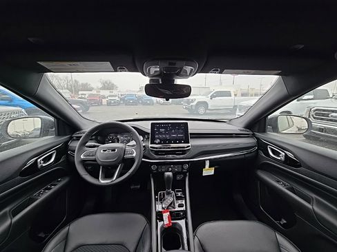 New 2026 Jeep Compass Latitude image 2