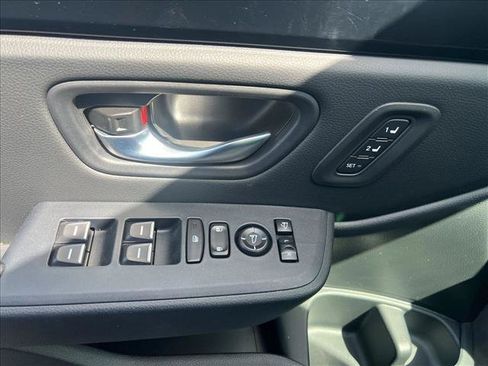 Used 2025 Honda Pilot TrailSport image 13
