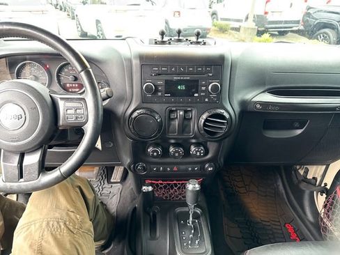 Used 2017 Jeep Wrangler Rubicon image 21