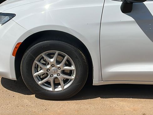 New 2026 Chrysler Voyager LX image 12