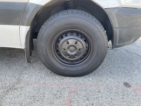 Used 2007 Dodge Sprinter 2500 image 24