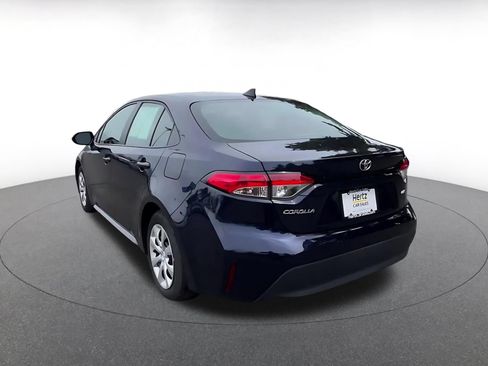 Used 2025 Toyota Corolla LE FWD image 11