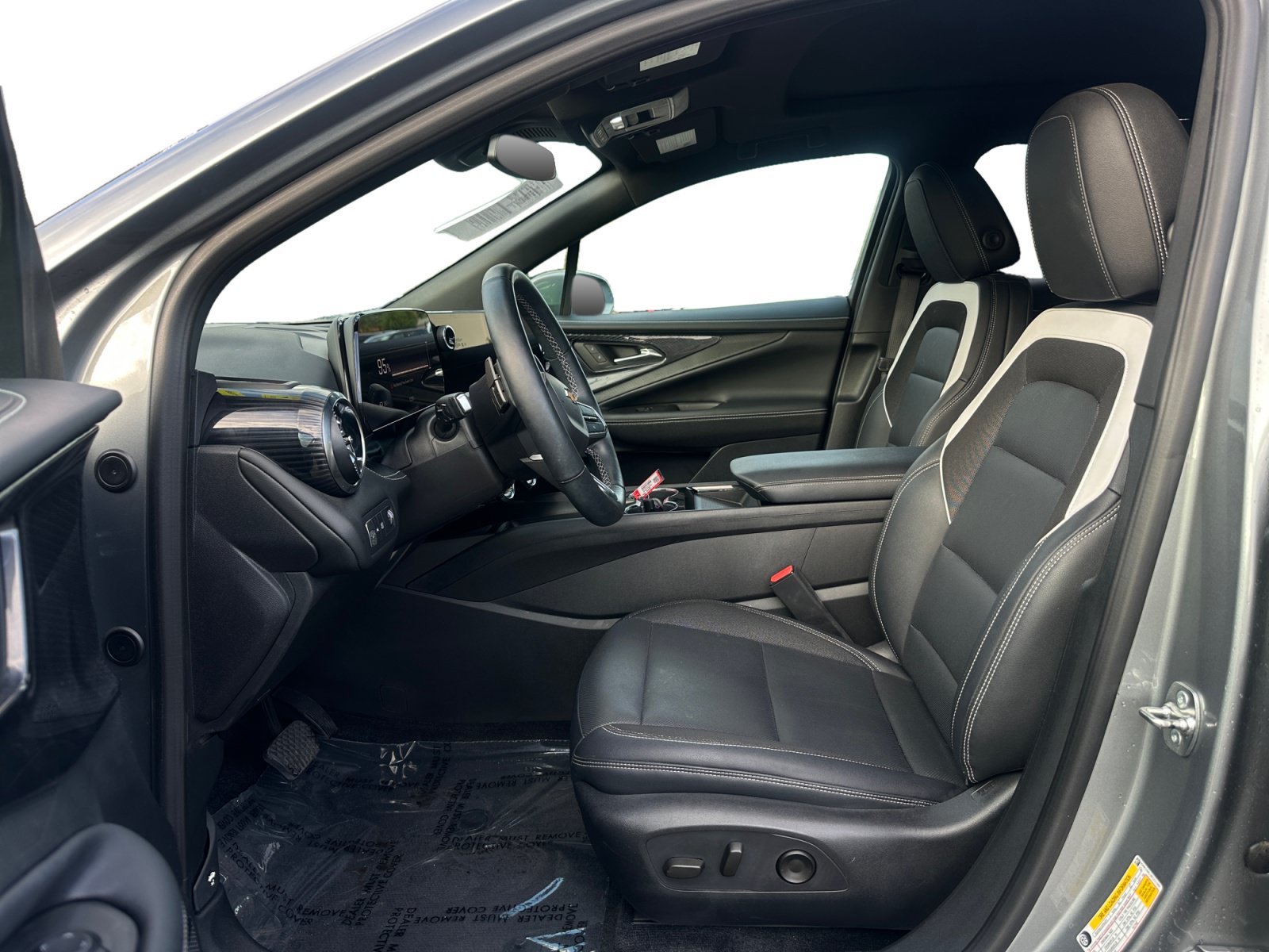 Used 2024 Chevrolet Blazer EV LT AWD/4WD image 9