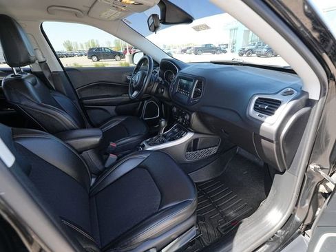 Used 2020 Jeep Compass Latitude w/ Cold Weather Group AWD/4WD image 23
