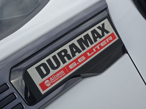 Used 2024 GMC Sierra 2500 AT4 image 14