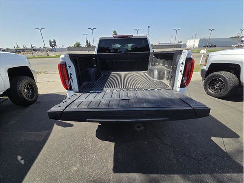 Used 2025 GMC Sierra 1500 SLT RWD image 9