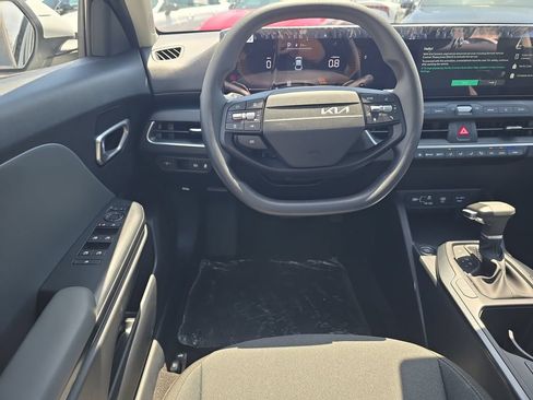 New 2026 Kia K4 FWD image 13