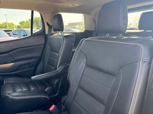 Used 2017 GMC Acadia Denali w/ Technology Package FWD image 13