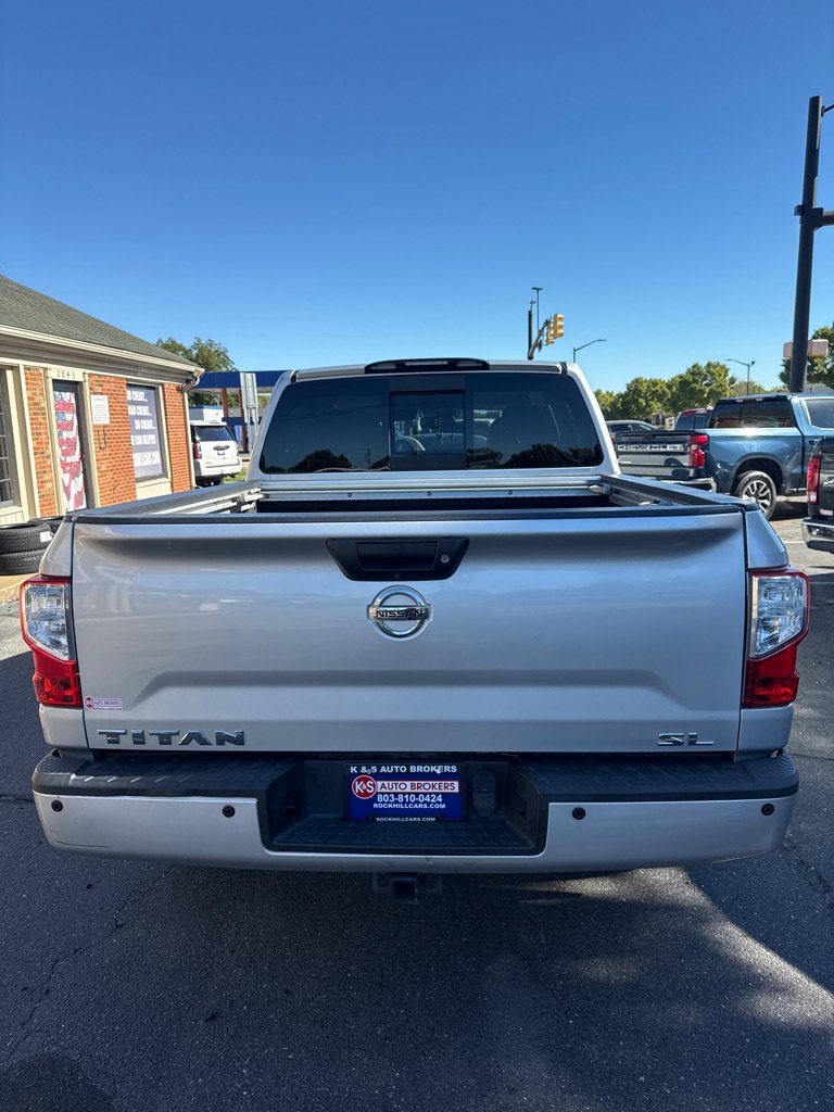Used 2017 Nissan Titan SL RWD image 5