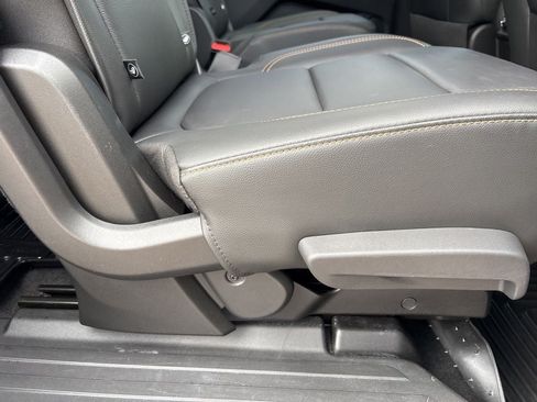 Used 2019 Chevrolet Traverse LT AWD/4WD image 41