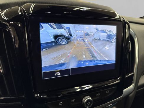 Used 2023 Chevrolet Traverse LT image 29