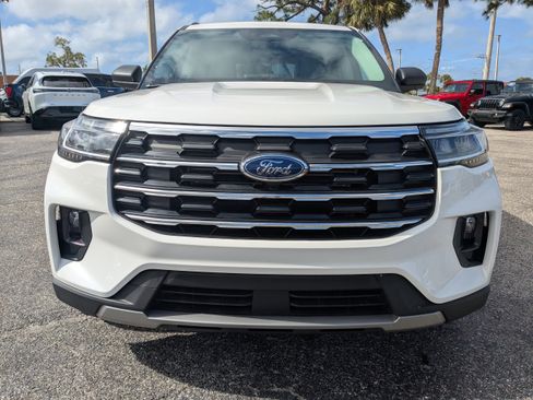 Used 2025 Ford Explorer Active w/ Active Comfort Package RWD image 9