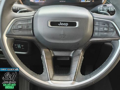 Used 2024 Jeep Grand Cherokee Limited 4xe AWD/4WD image 5