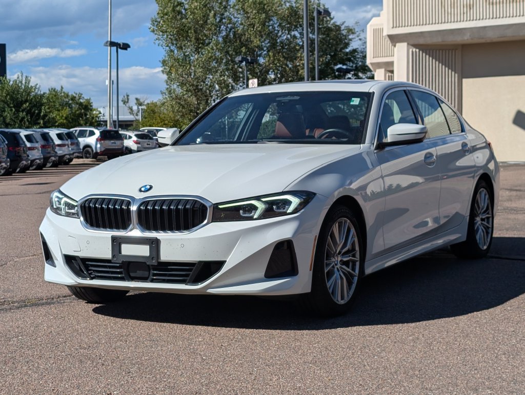 Used 2024 BMW 330i Sedan RWD image 3