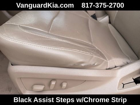 Used 2017 GMC Yukon XL SLT w/ Open Road Package image 17