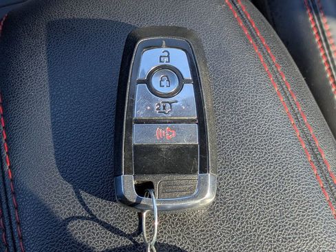 Used 2025 Ford Escape ST-Line image 30