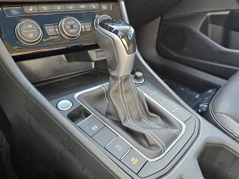 Certified 2022 Volkswagen Jetta SEL FWD image 21