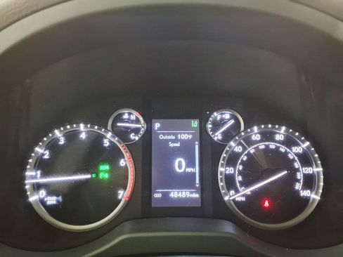Used 2022 Lexus GX 460 Premium w/ Accessory Package AWD/4WD image 25