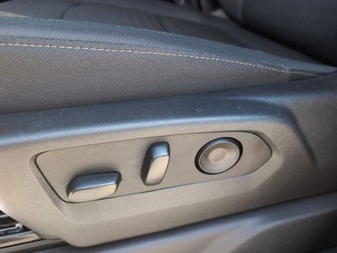 Used 2025 GMC Sierra 2500 SLE w/ SLE Value Package; image 13