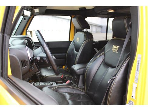 Used 2015 Jeep Wrangler Unlimited Sahara w/ Connectivity Group image 7