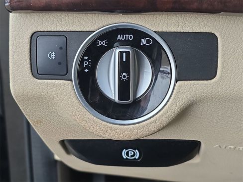 Used 2013 Mercedes-Benz GLK 350 4MATIC image 18