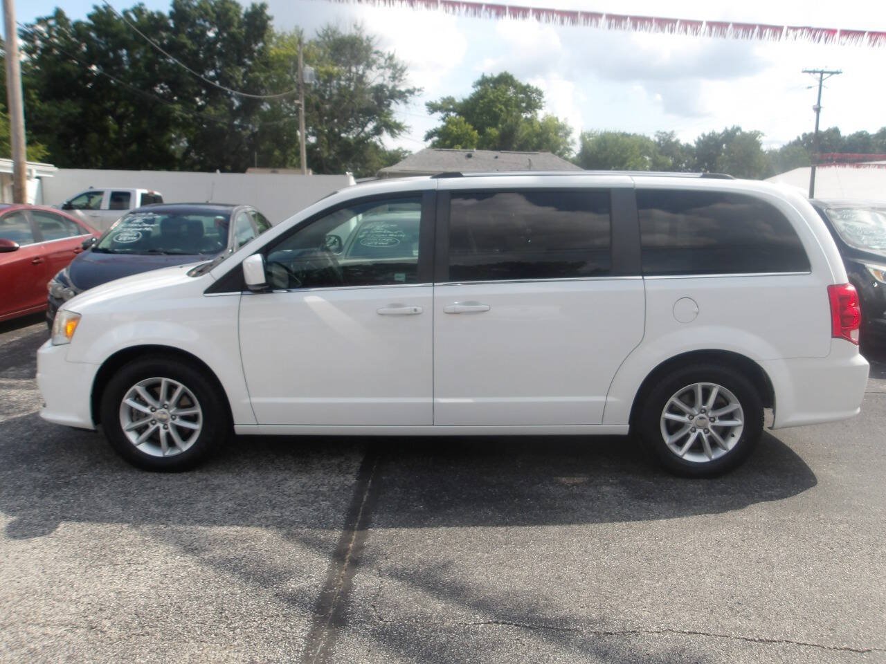 Used 2019 Dodge Grand Caravan SXT FWD image 5
